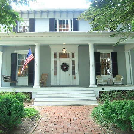 The Carriage Inn Bed And Breakfast 查尔斯镇 外观 照片