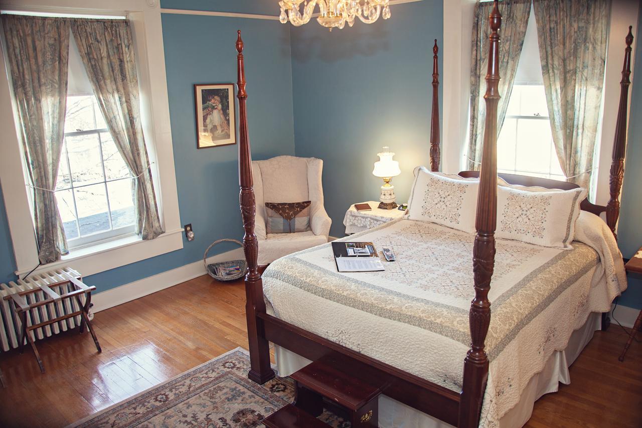 The Carriage Inn Bed And Breakfast 查尔斯镇 外观 照片